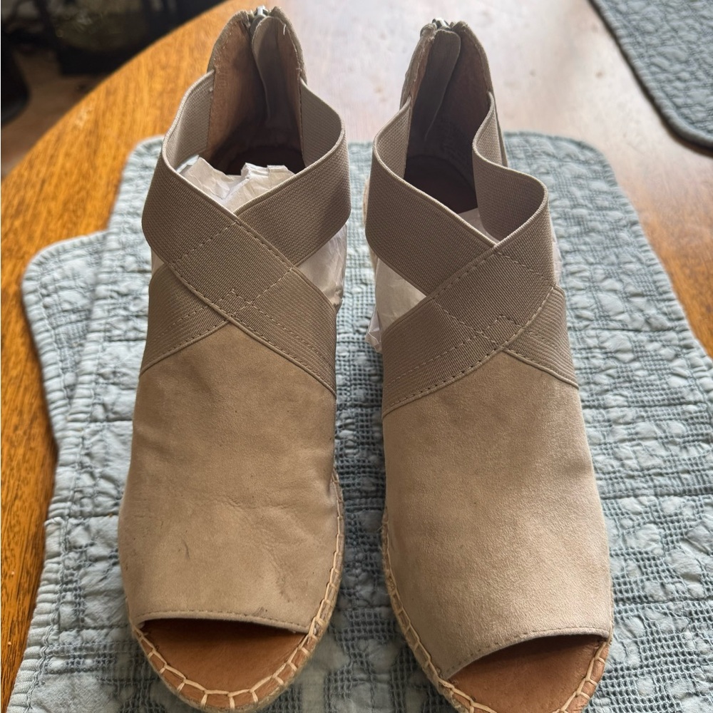 Kenneth Cole Gentle Souls Taupe Suede Espadrilles Sandals Size 7.5